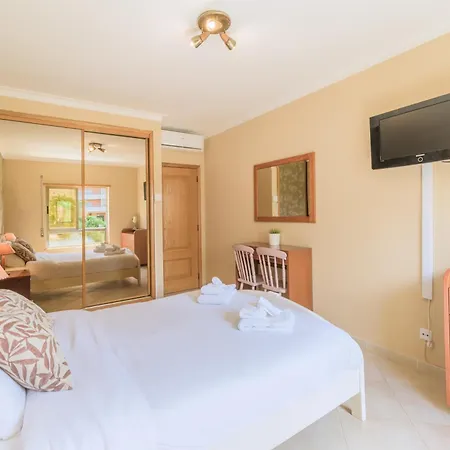 Golfinho Appartement *